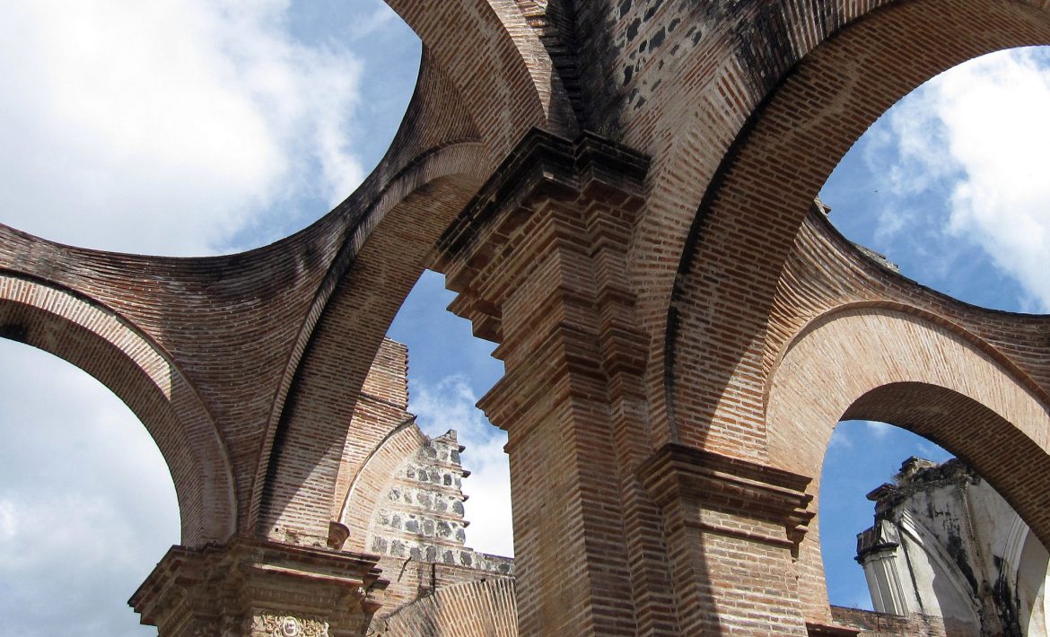 Antigua, ciudad de Guatemala, desde la perspectiva de Arquepoética